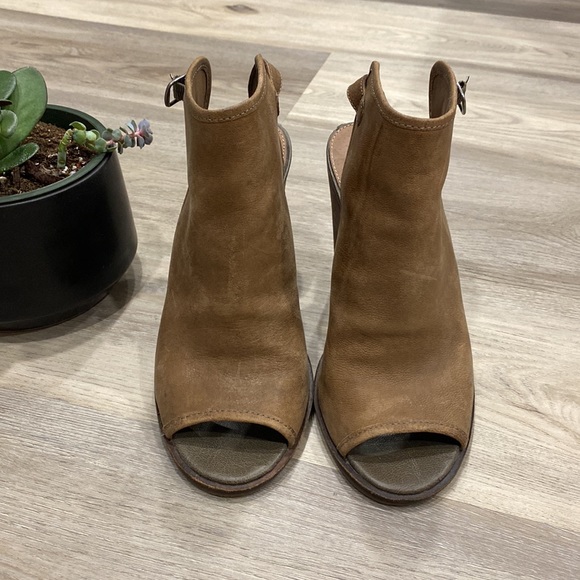 Lucky Brand Heel - Picture 2 of 6